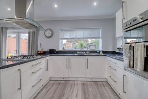 Kitchen/Diner- click for photo gallery